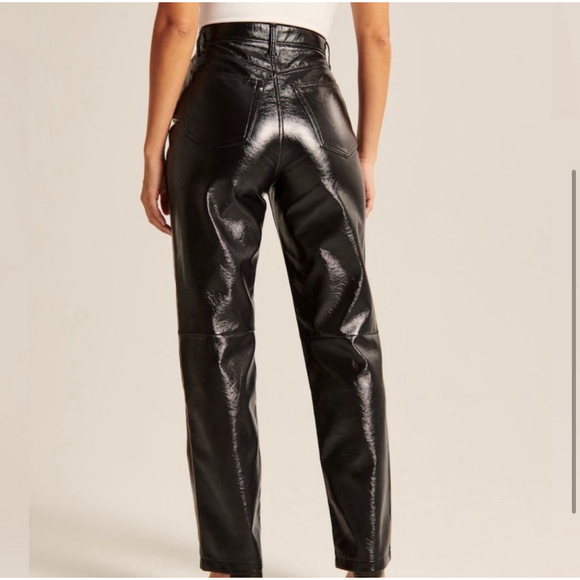 Abercrombie & Fitch Curve Love 90s Straight Ultra High Rise Vegan Leather Pants - Picture 3 of 6